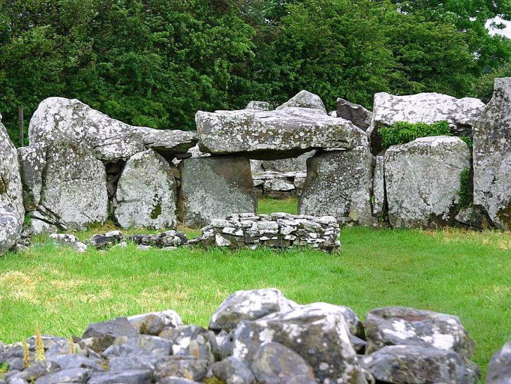 Creevykeel stones circles Ireland court tombs photo from public-domain-image.com